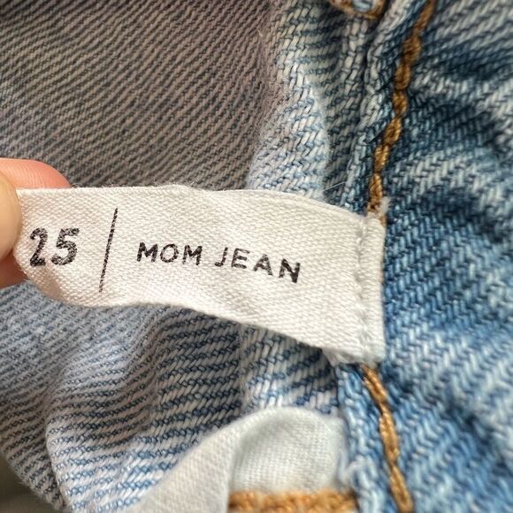 Pacsun Distressed Pale Wash Straight Leg High Rise Mom Jeans Size 25 - Picture 5 of 7